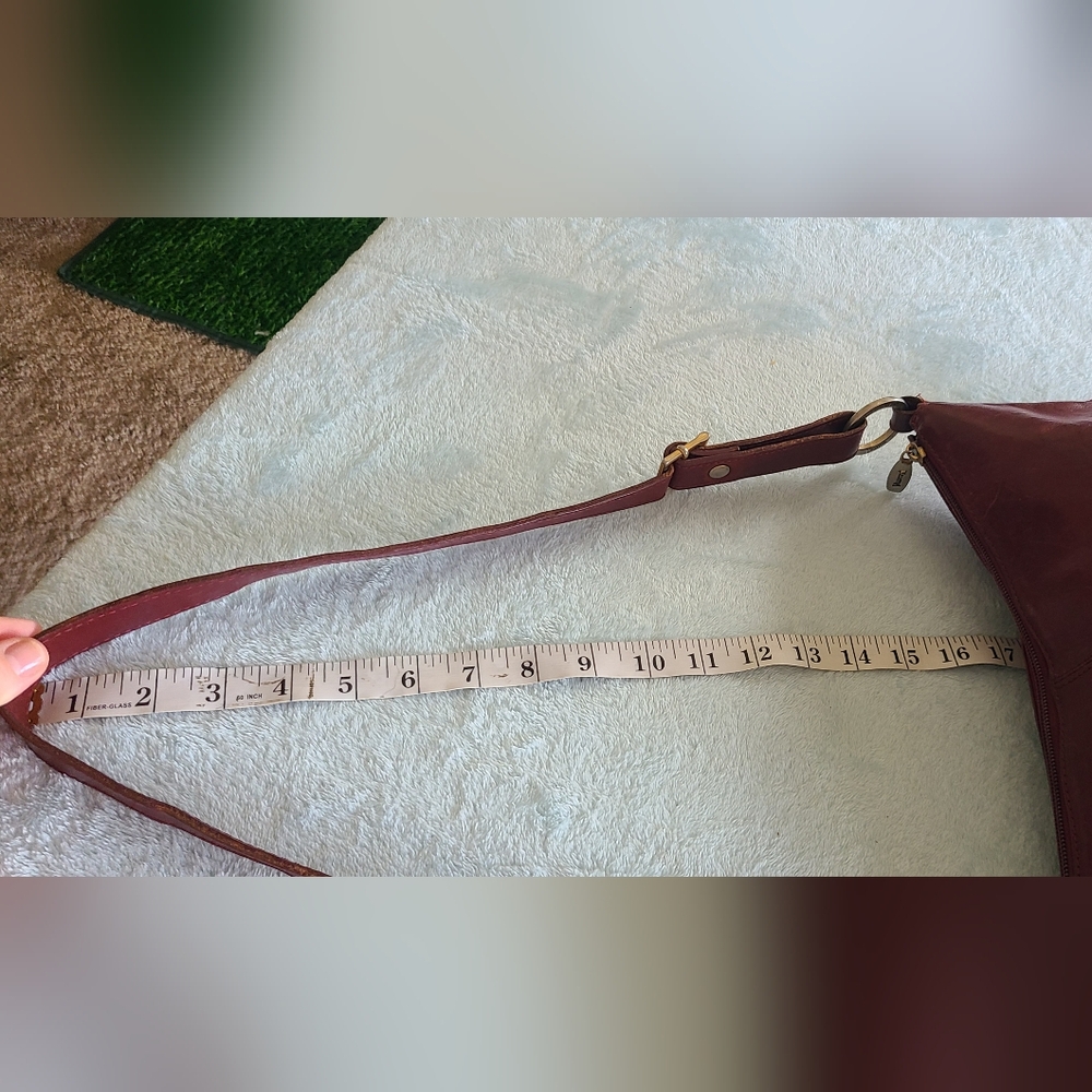 Valentina Red Leather Shoulder Bag - Picture 11 of 15